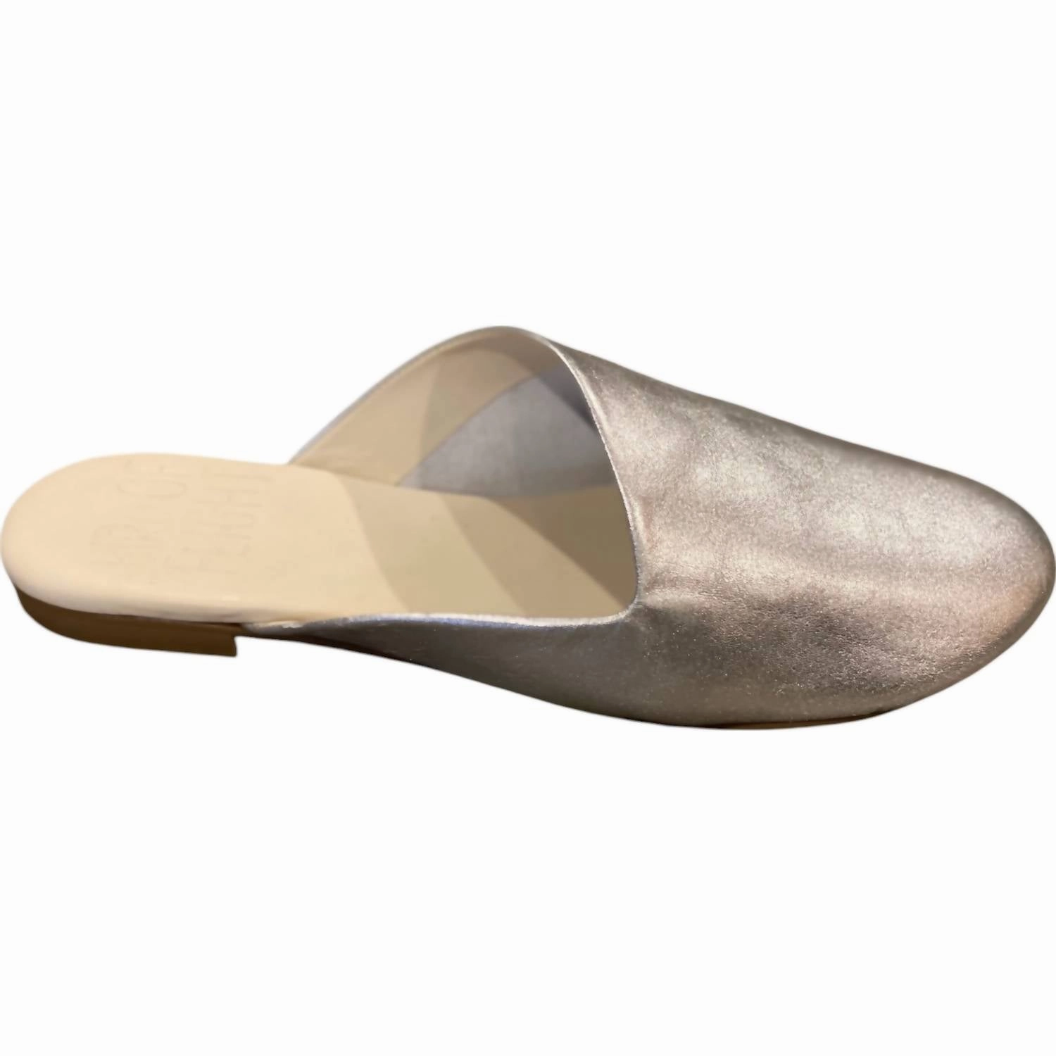 Simple Setup Comfortable Soles Women's Dove Mule In Silver