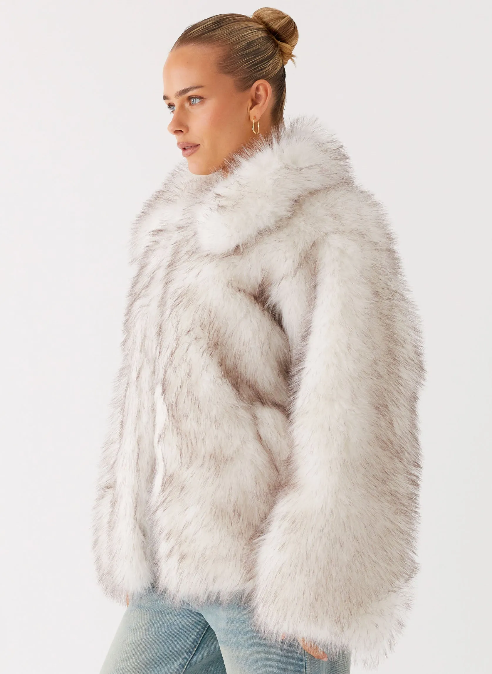 casual outing Novera Faux Fur Jacket - White Grey