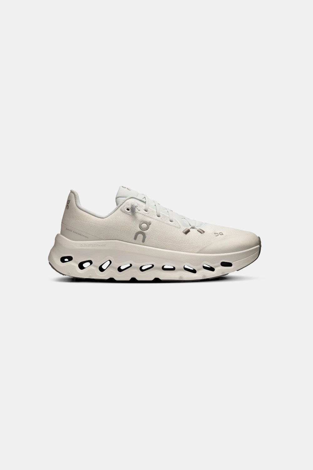 ON Running Women's Cloudtilt in Arctic / Ice Long Comfort Zero Noise