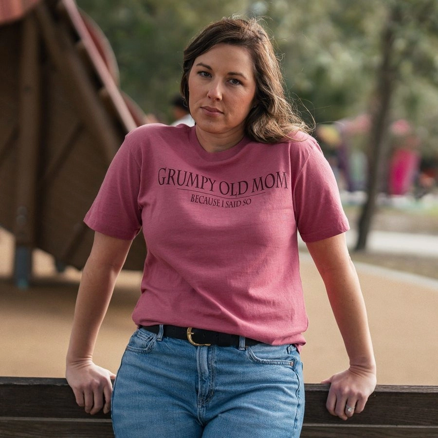 Women's Grumpy Old Mom Boyfriend Fit T-Shirt - Heather Mauve Layered Collar NonIrritatingTags