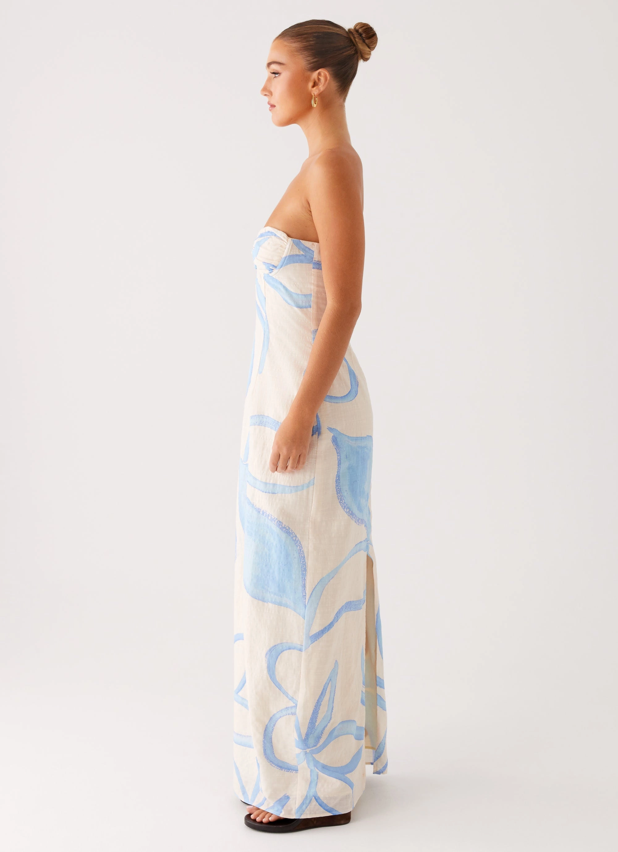 Velvet-Sleeve Subtle Look Raiden Maxi Dress - Bloom Wave Print