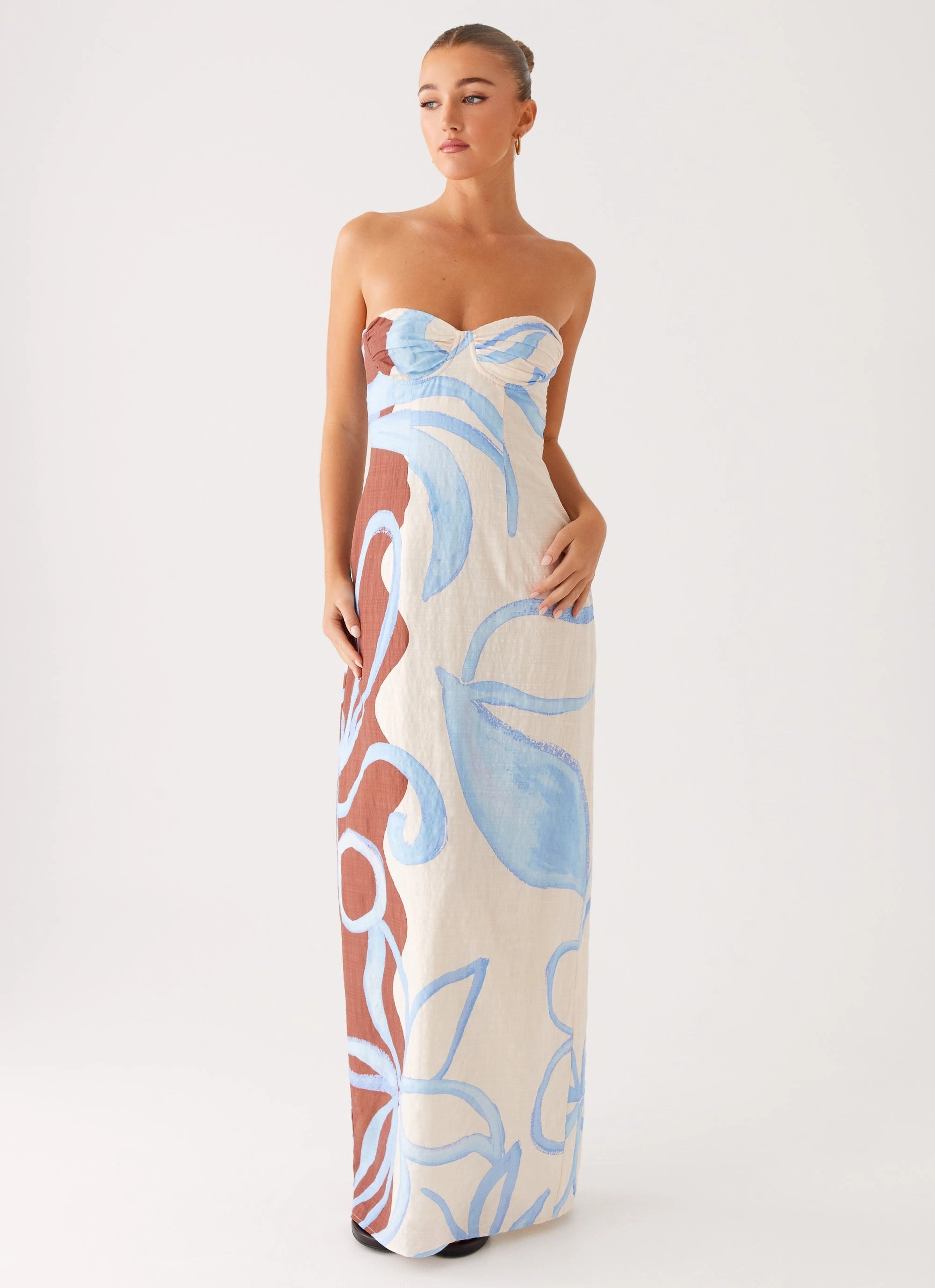 Flowy Cut vacation look Raiden Maxi Dress - Bloom Wave Print