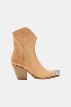 Shock Absorbing Mountain Climber Free People Brayden Western Boots in Camel