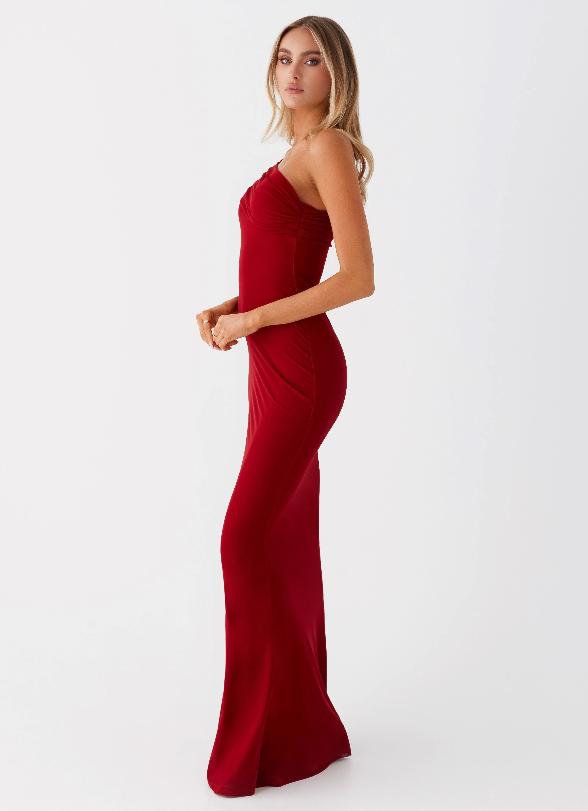 Calm Silhouette Travel Friendly Reine Maxi Dress - Red