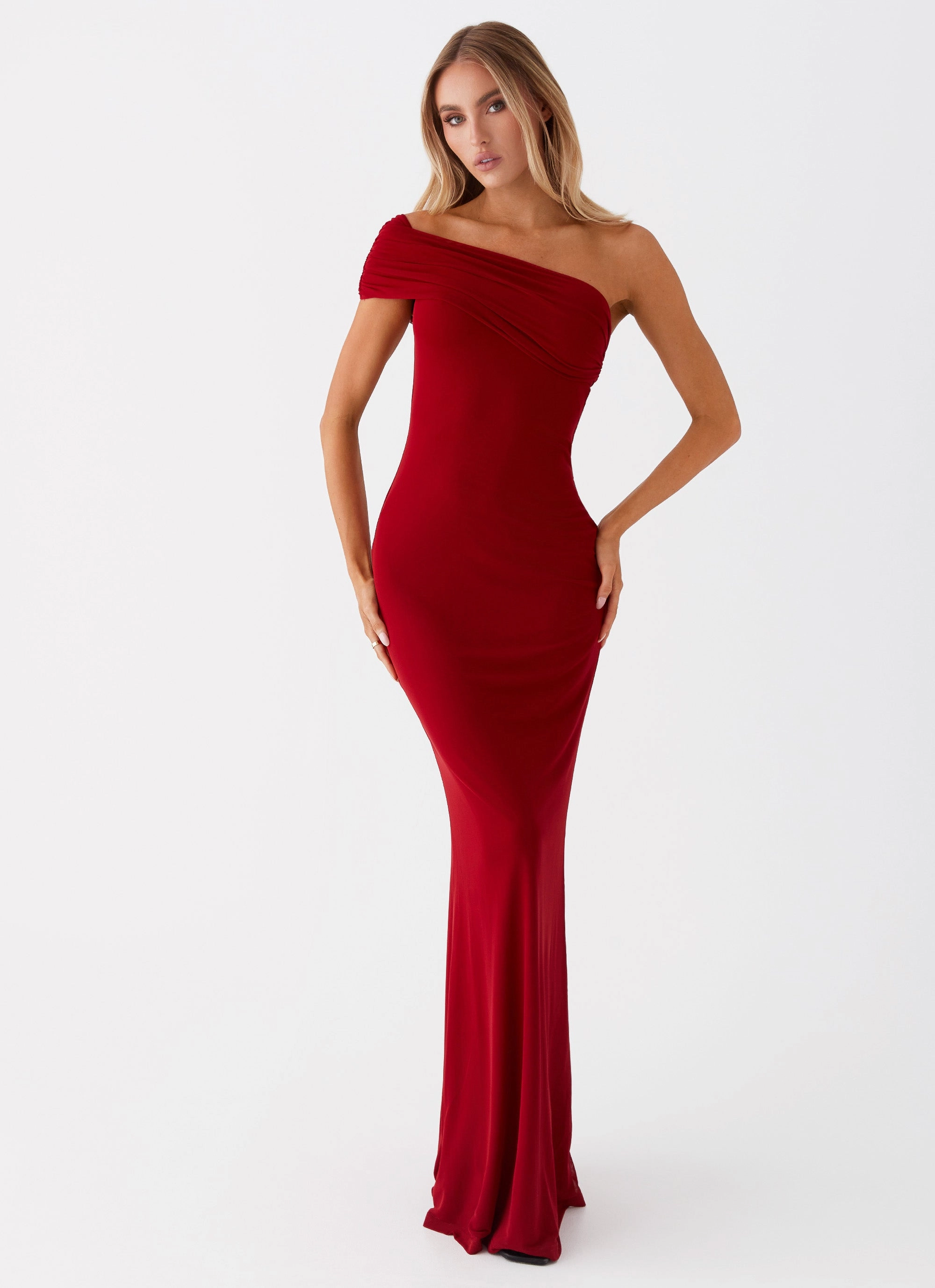 Reine Maxi Dress - Red Fashion Essential