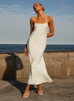 Runway Royalty Maxi Dress - White Style Moment Embroidered-Sleeve