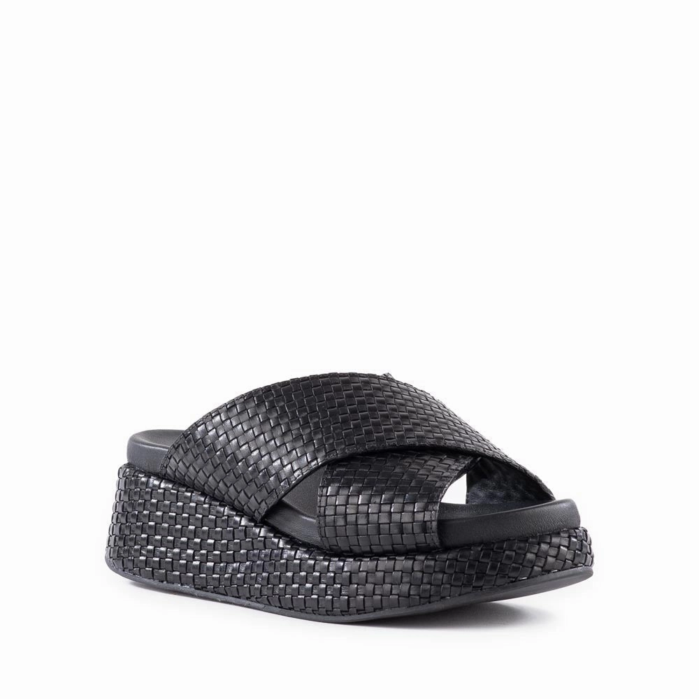 TractionOutsole Seychelles Key West Criss Cross Leather Sandal in Black