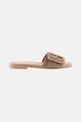 Streamlined Shape Thong Style Seychelles Manhattan Suede Slide in Taupe