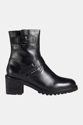 Seychelles Run Free Booties in Black Leather Shear Warm