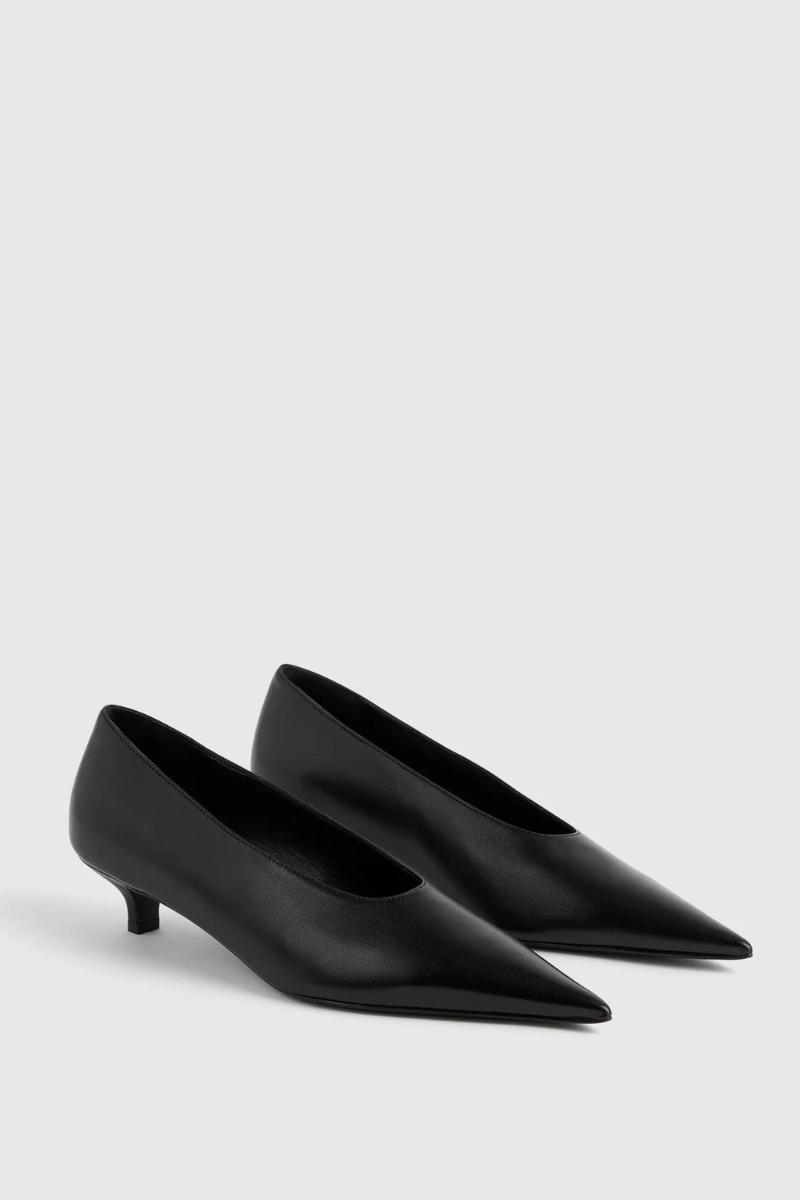 Sharp Kitten Pumps Bold Detail