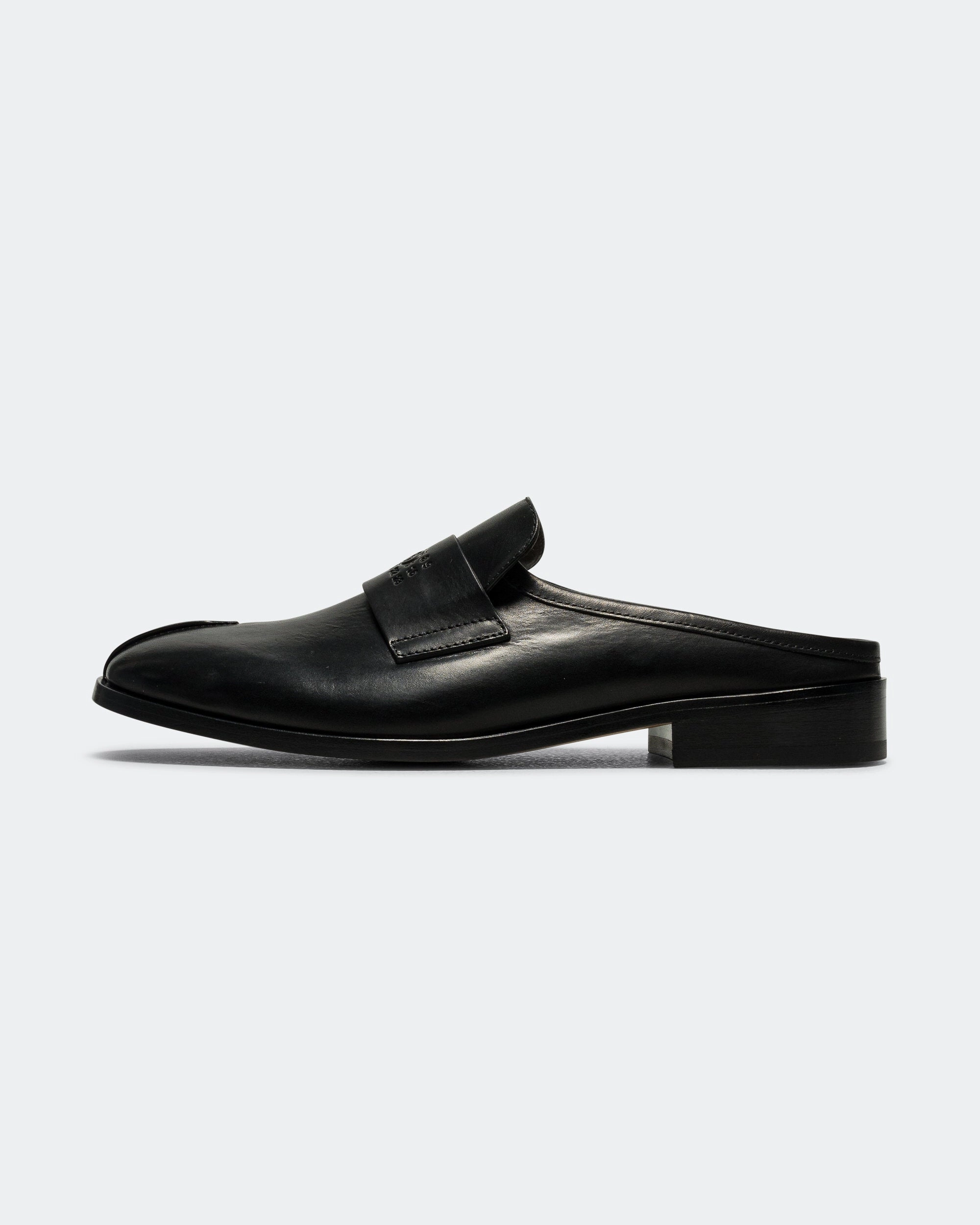 Reinforced Toe Guard Shiny Leather Slipper - Black