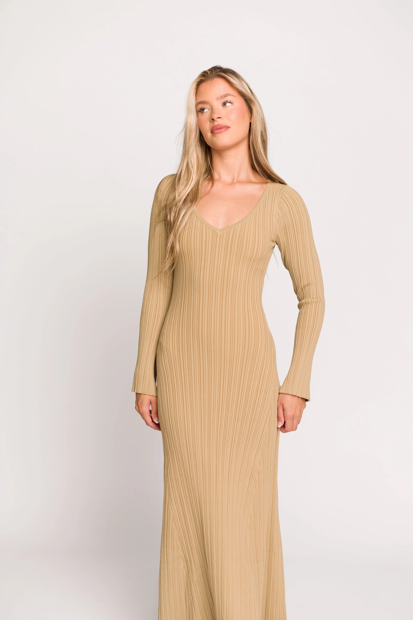 Keaton Knit Maxi Dress with V-Neckline in Beige Casual Mode