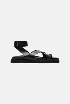 Steve Madden Mira Black Leather Sandal Water Resistant Soft Straps