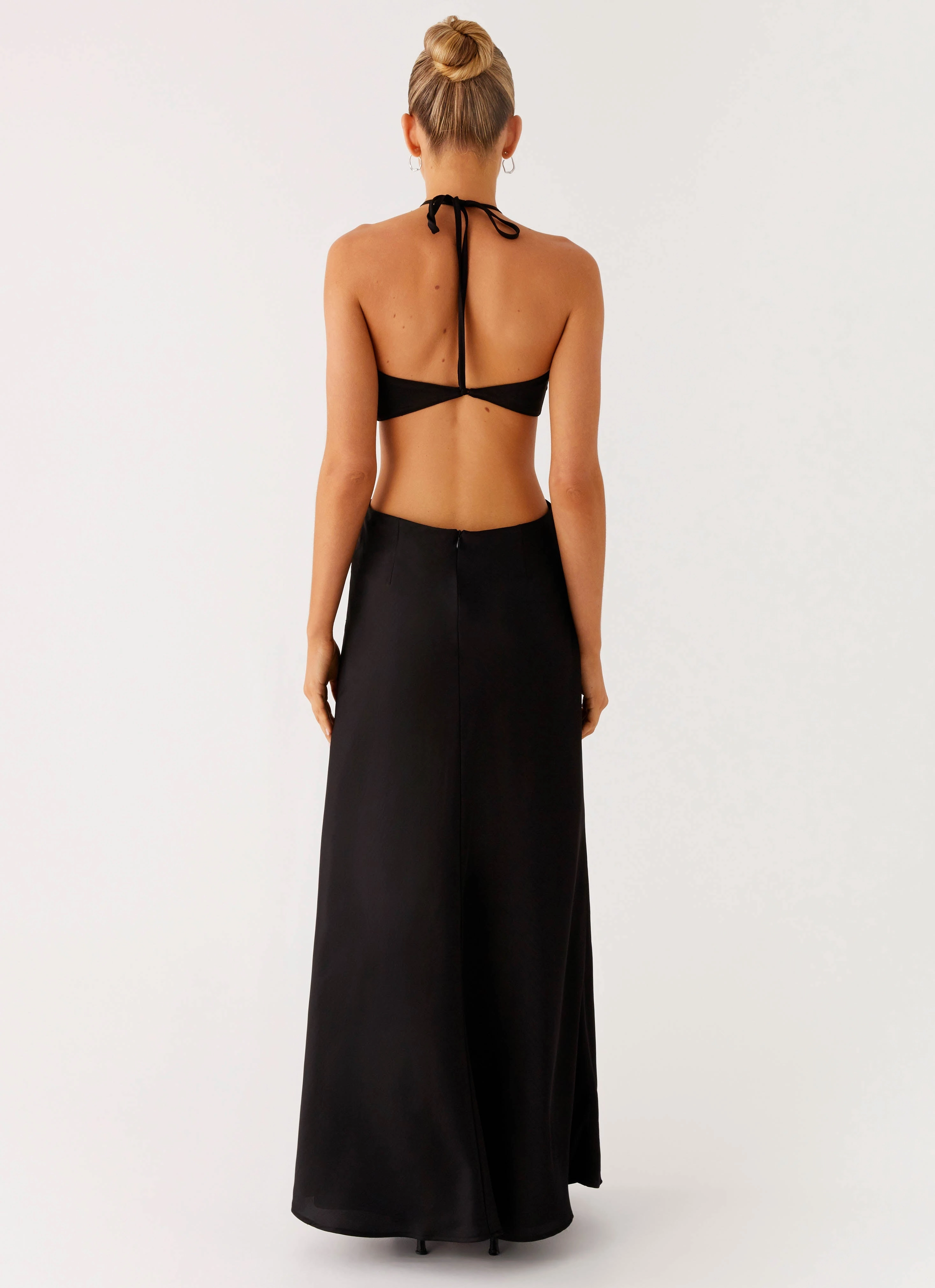Sweetheart Cut Out Maxi Dress - Black Vibrant Look SoftTouchTexture