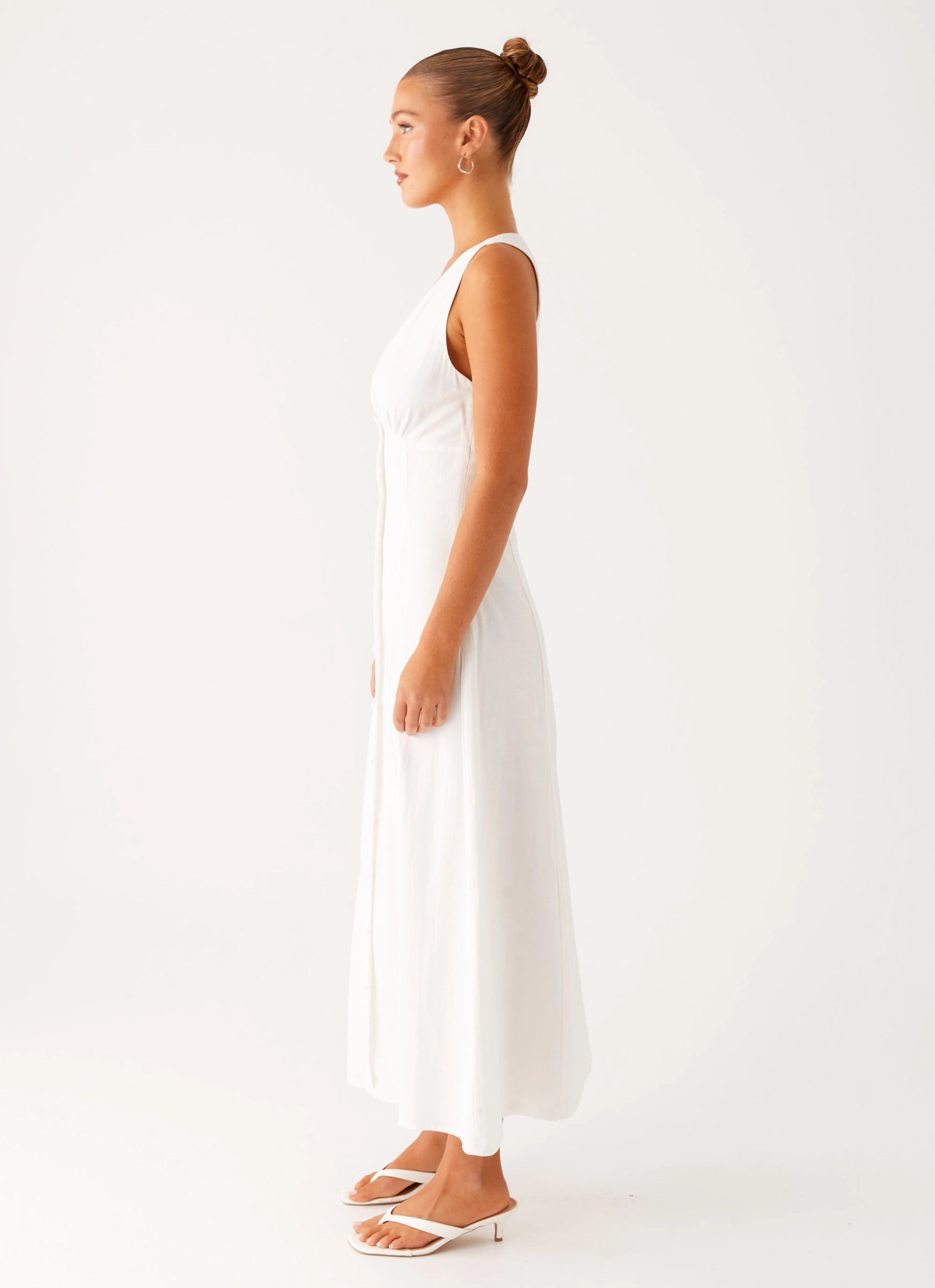 Comfortable fit for outings Gathered-Detail Tamsin Linen Maxi Dress - White
