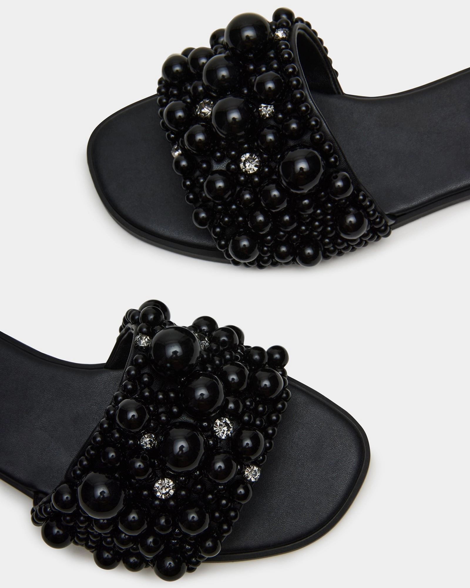 Steve Madden Knicky Sandals in Black Comfort Padding Outdoor Relaxation