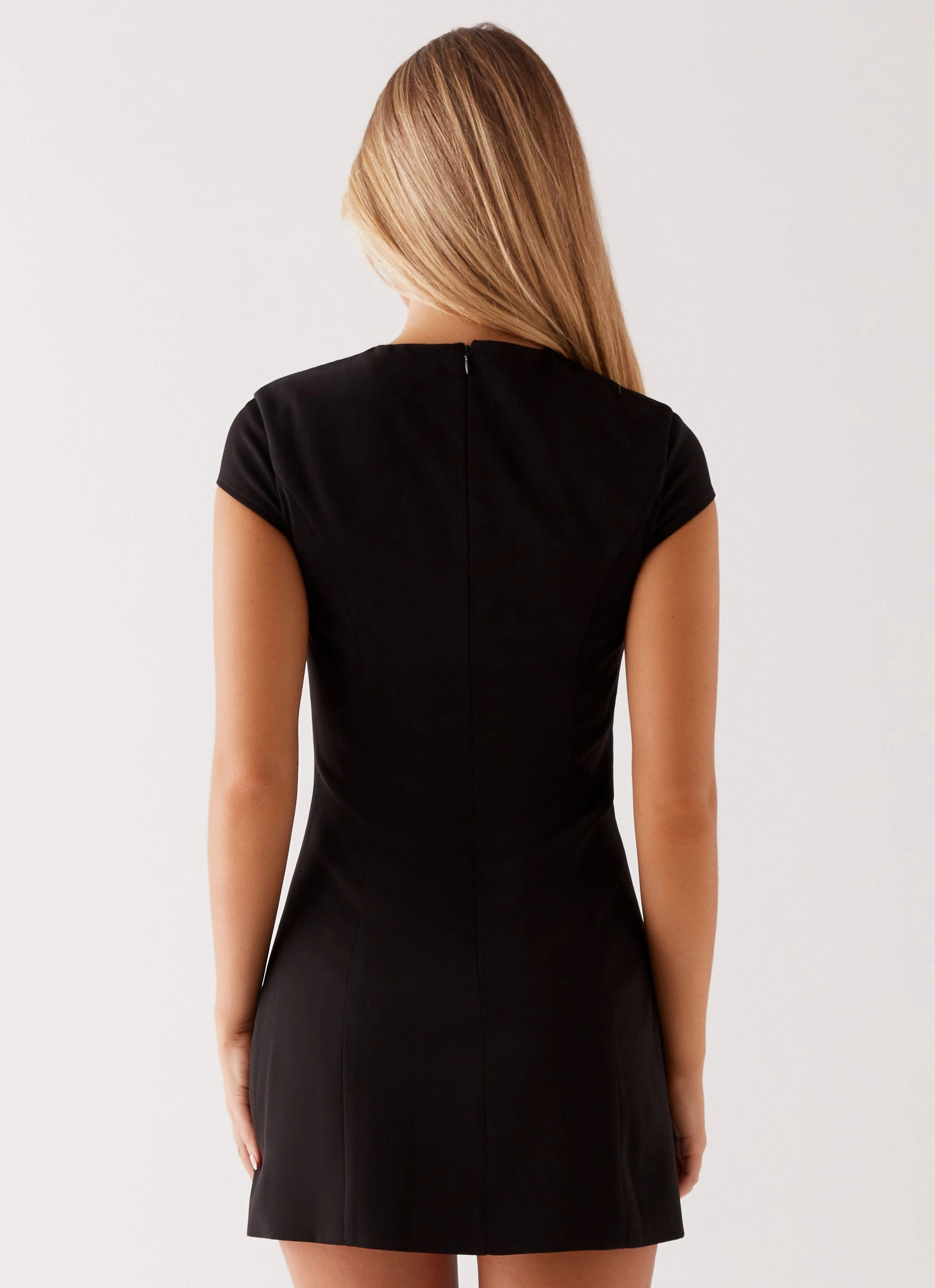 Minimalist feel Tia Mini Dress - Black