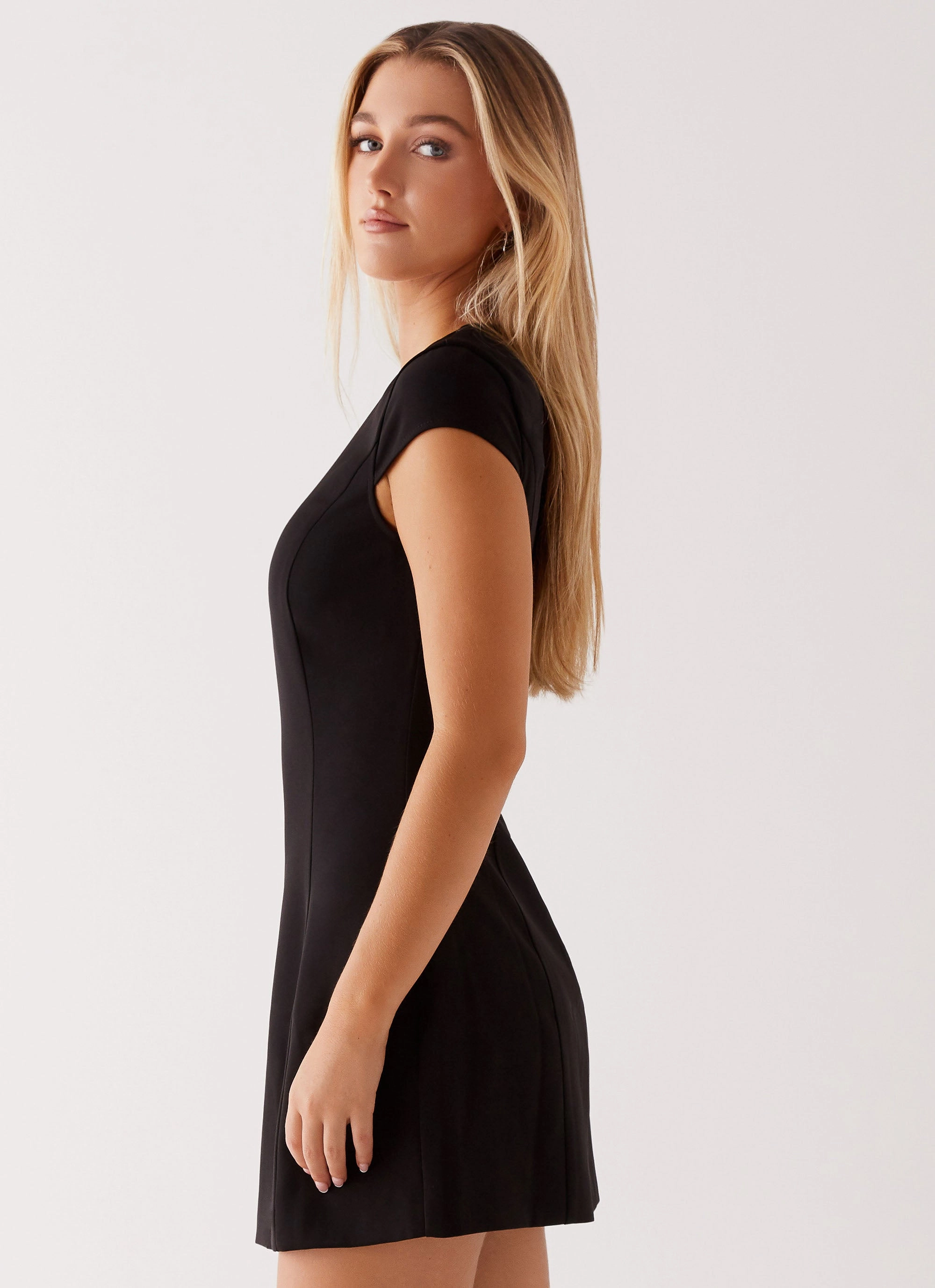 Tia Mini Dress - Black Feminine flowing piece