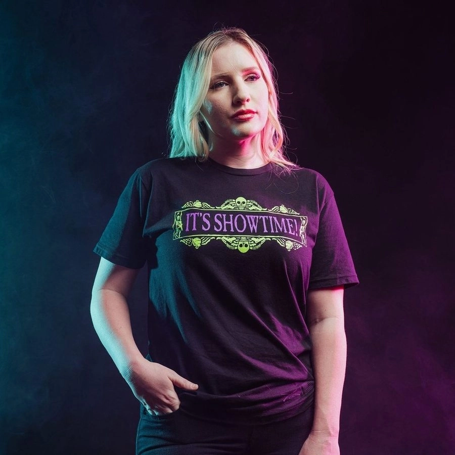 Women's It's Showtime Boyfriend Fit T-Shirt - Black Minimal Style Trend short sleeved