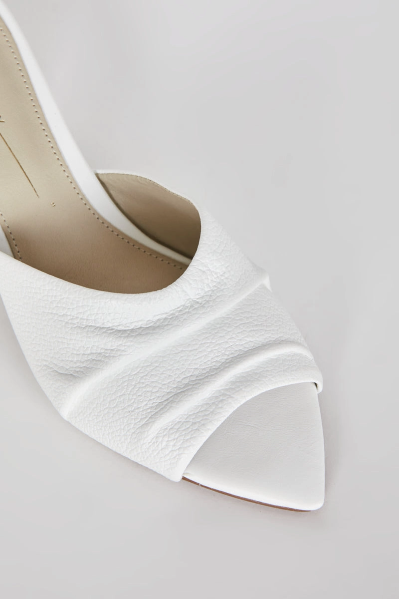 Cushioned heel City Cool Intentionally Blank Fair Heels in White