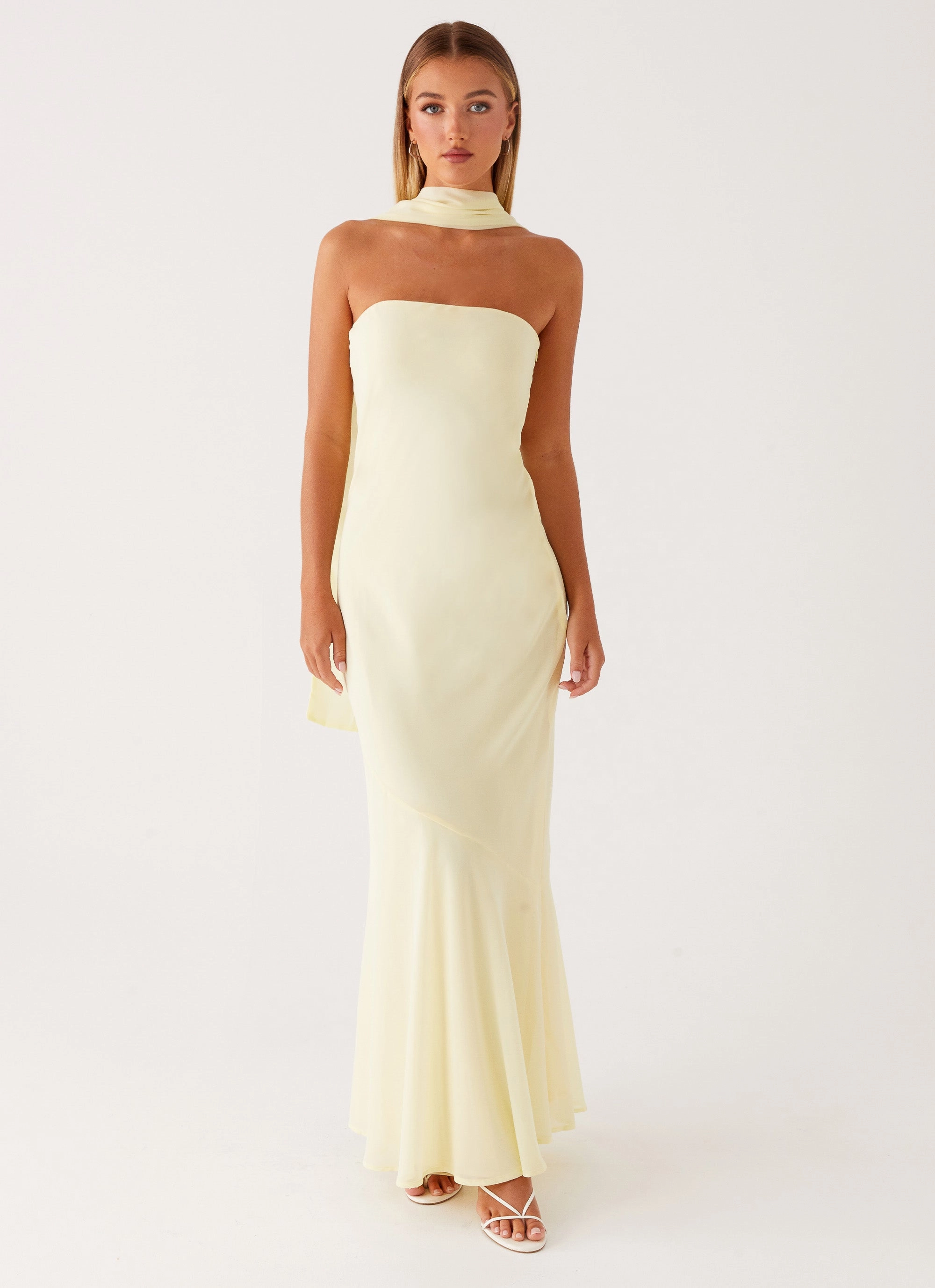 Artistic Shape Under The Pagoda Maxi Dress - Yellow
