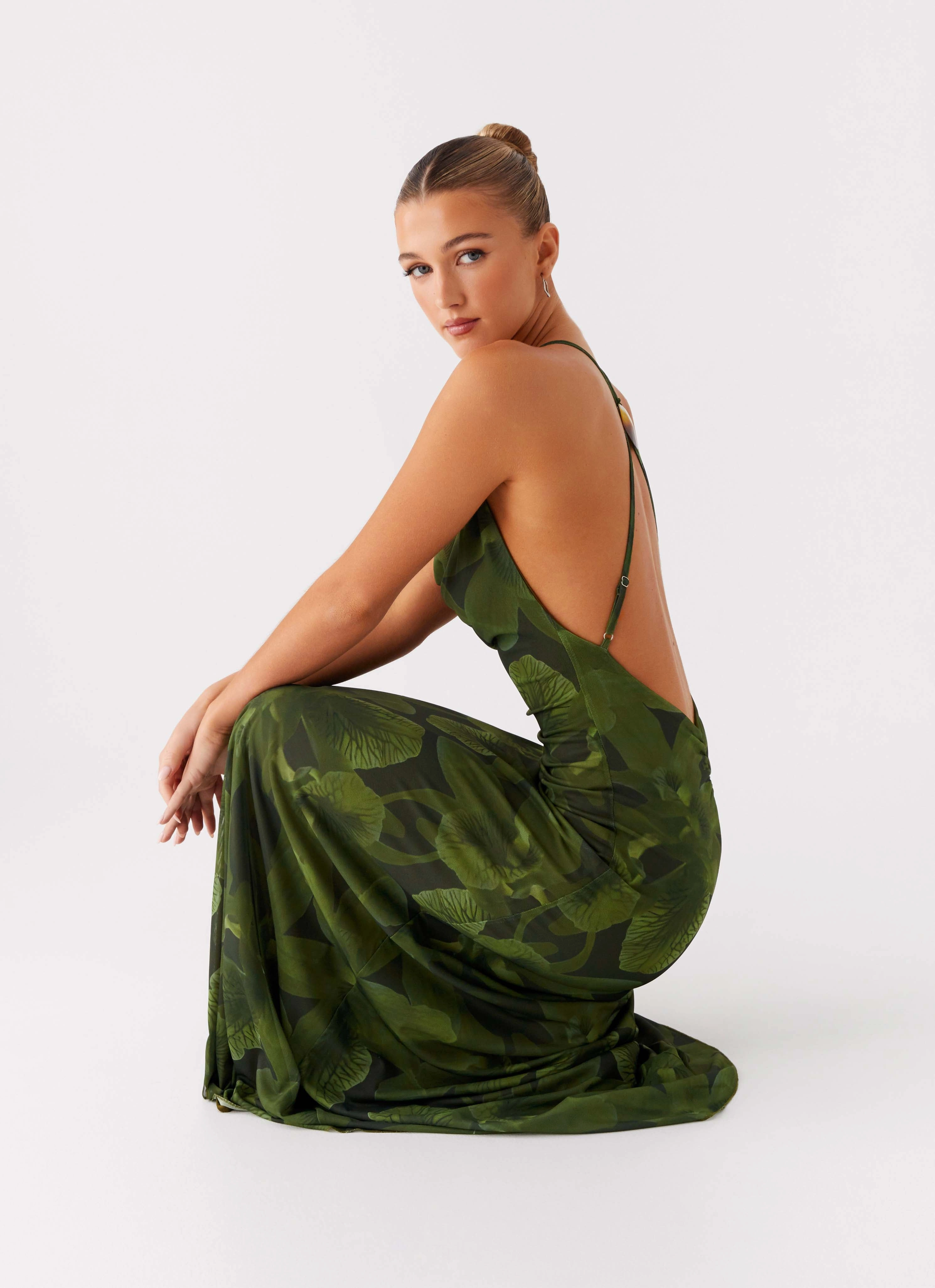 Dahliana Maxi Dress - Tropic Floral Refined Presence Bright-colored piece