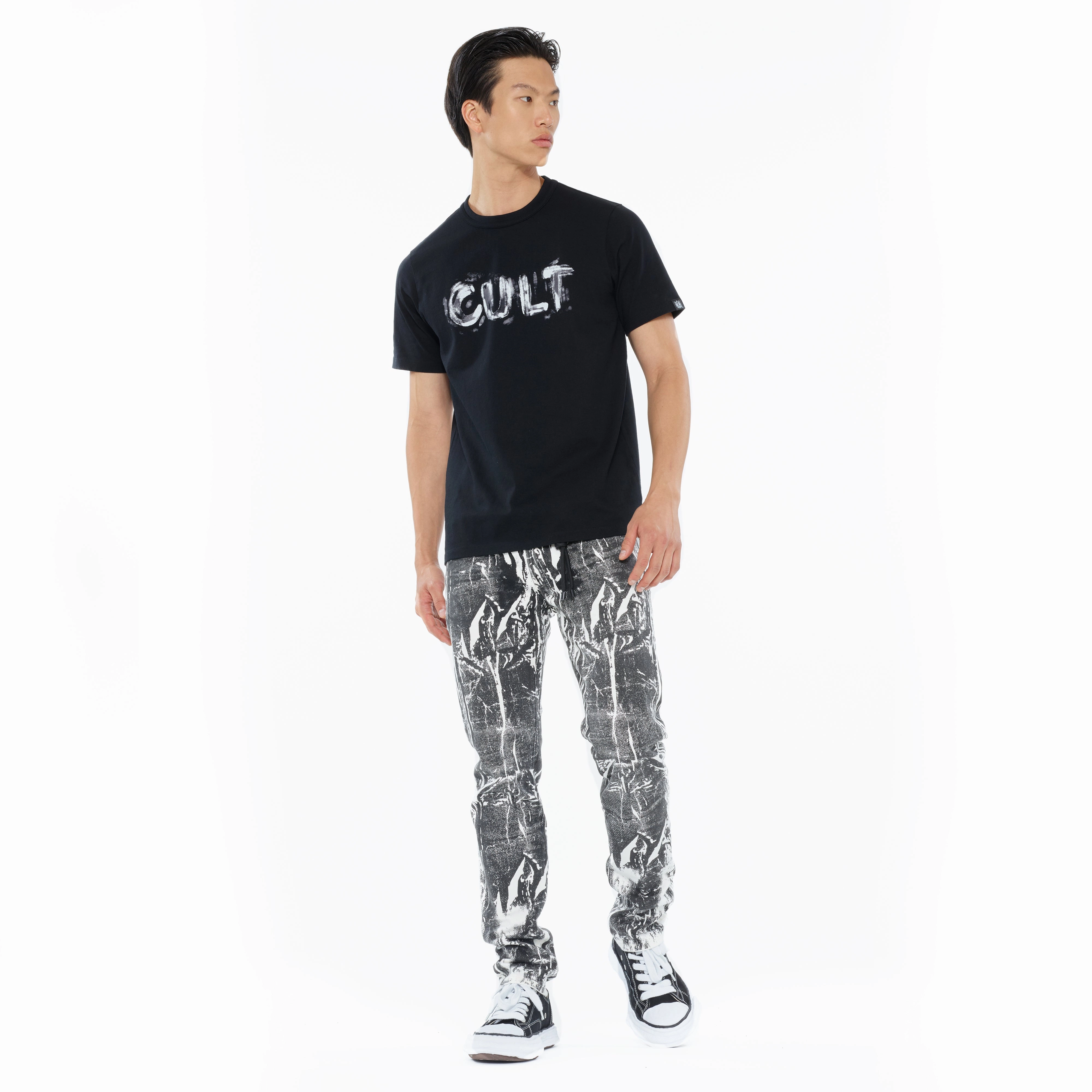 Beach Day Minimalist Style Youth Style Breathable Lining System Cult's Rocker Slim 602 Jeans in White / Black