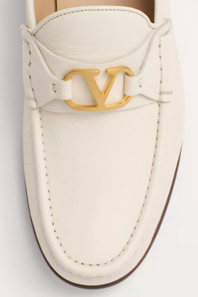 Relaxing Footwear Style VLogo Signature Loafer