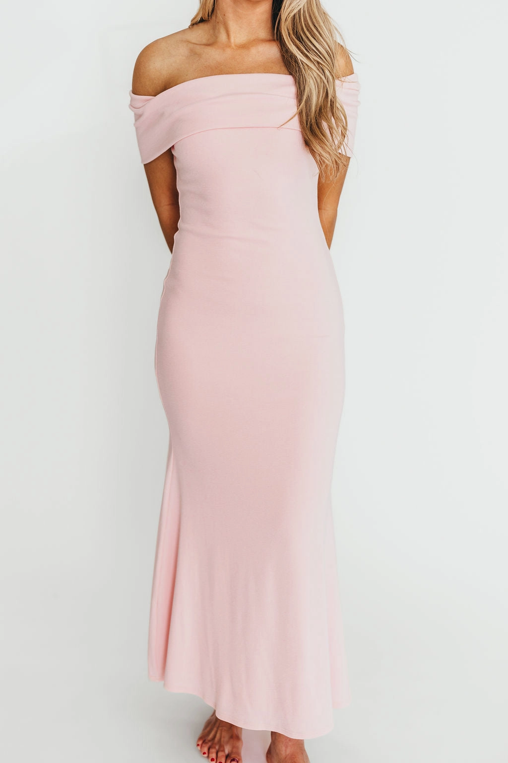 Timeless fitted silhouette Sharp Profile Monroe Maxi Dress in Dusty Pink - Bump Friendly