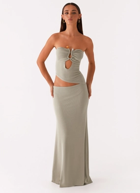 Relaxed Layer Romantic dinner wear Wild Roses Maxi Dress - Sage