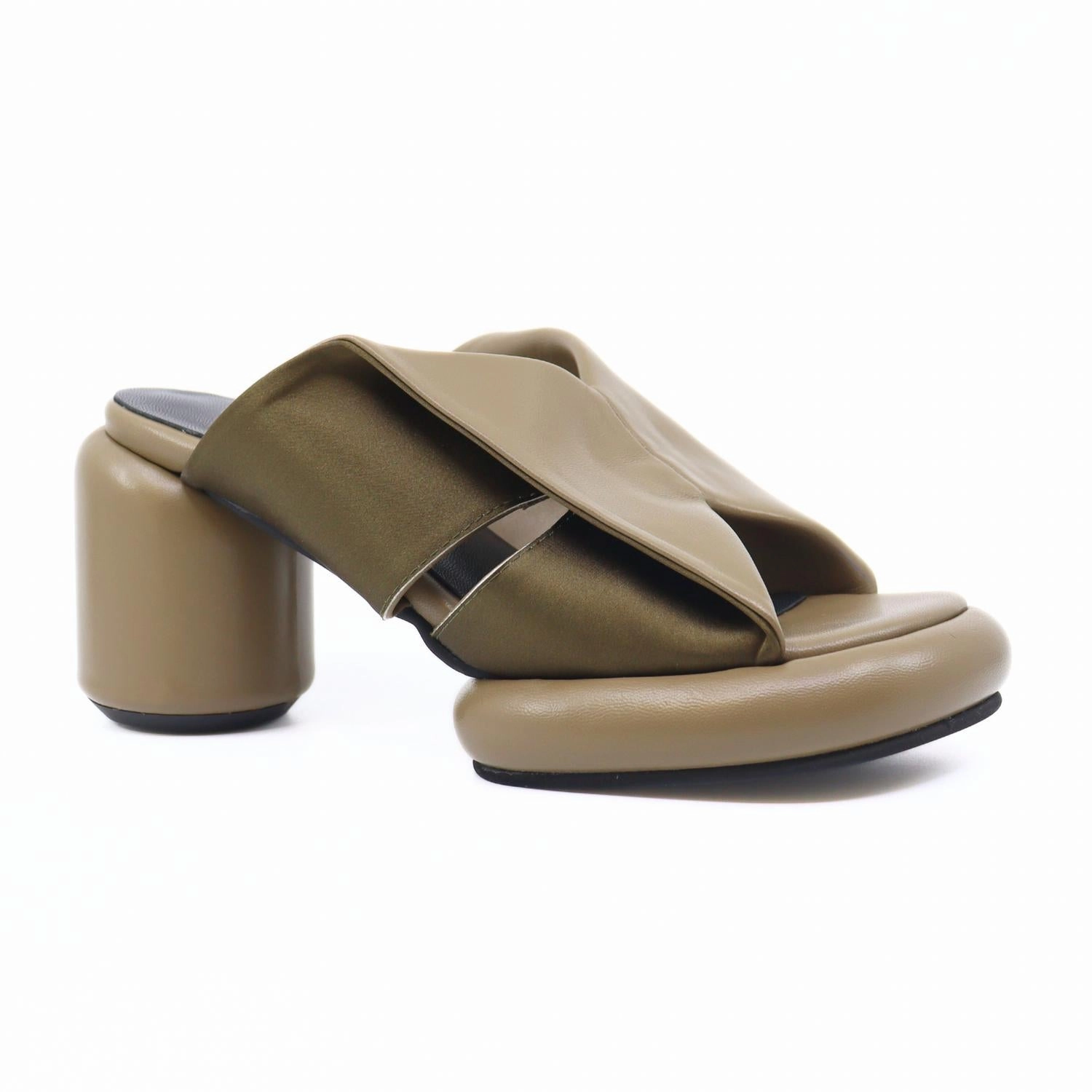 Breathable Design Easy Wear Women Mod Collar Mule In Green