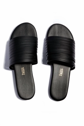 Women's Avery Slide In Sable Travel Essential