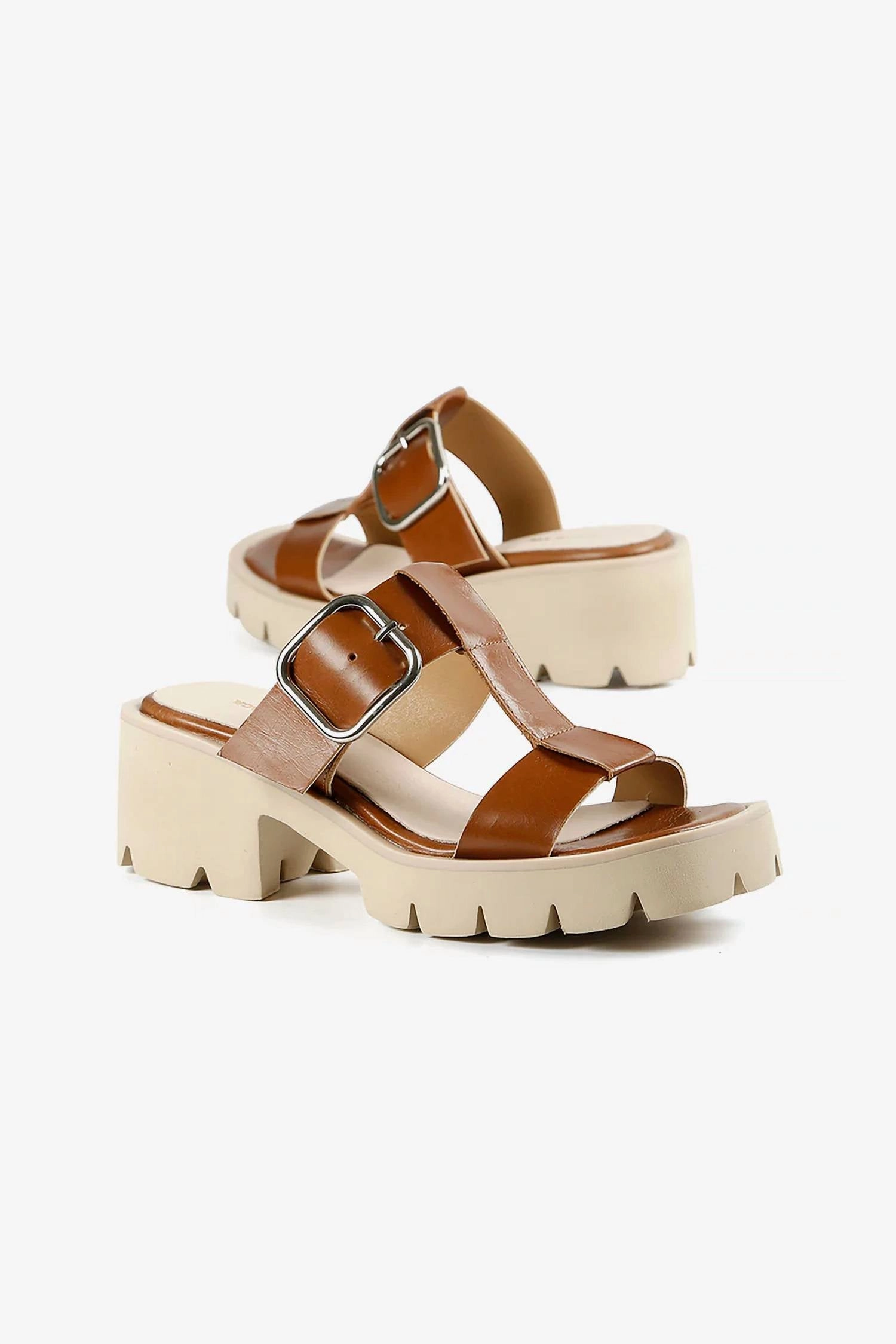 Women's Buckle Lugg Mule In Brown Comfortable Design Beach Slip Comfort