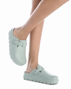 Adaptive Fit Women's Fashionable Clogs In Aqua