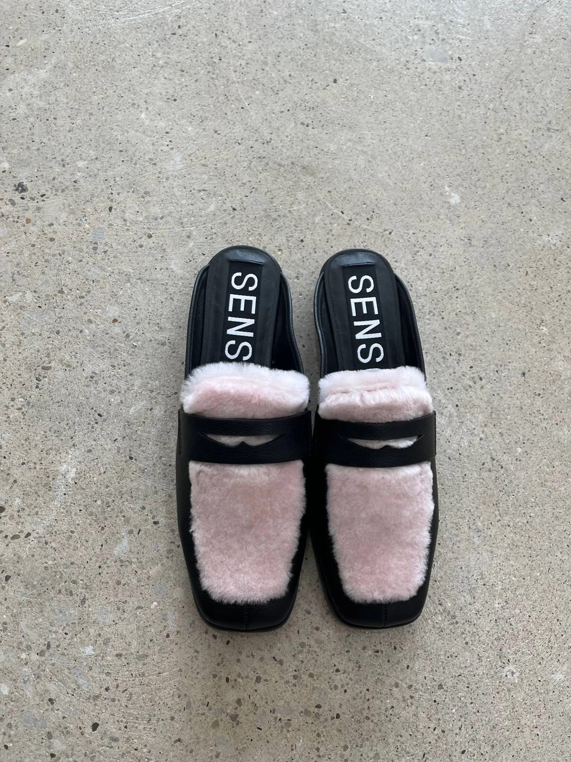 Comfortable For Workouts Relax Footwear Women's Gail Mule Shoes In Black/pink