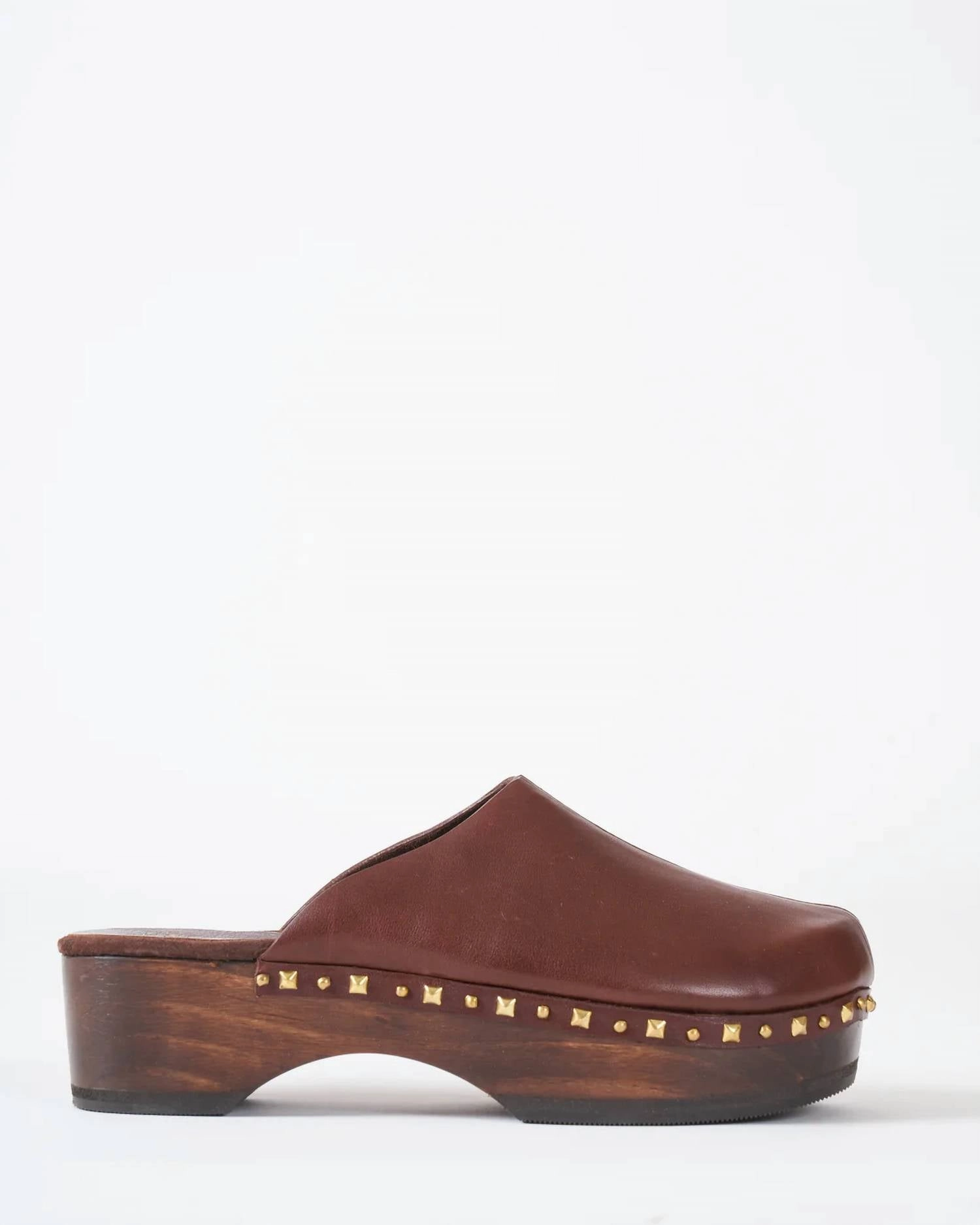 Women's Scout Clog Sandals In Brown Nappa Motion control