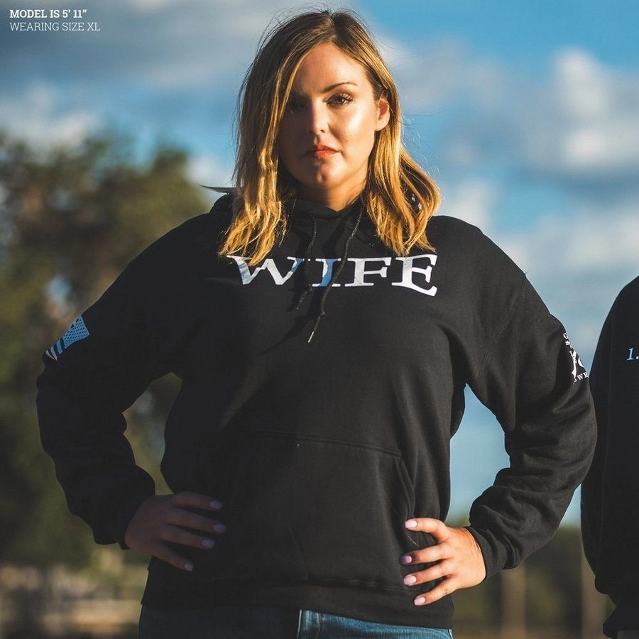 Streetwear Women's Wife Defined Hoodie - Black