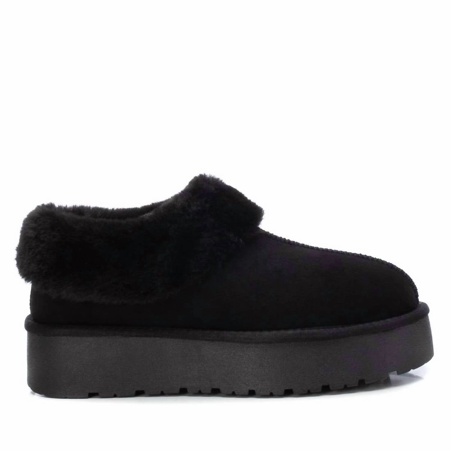LeatherUpper Contoured Women's Winter Suede Clogs In Black