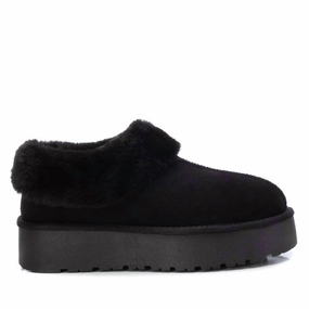 LeatherUpper Contoured Women's Winter Suede Clogs In Black