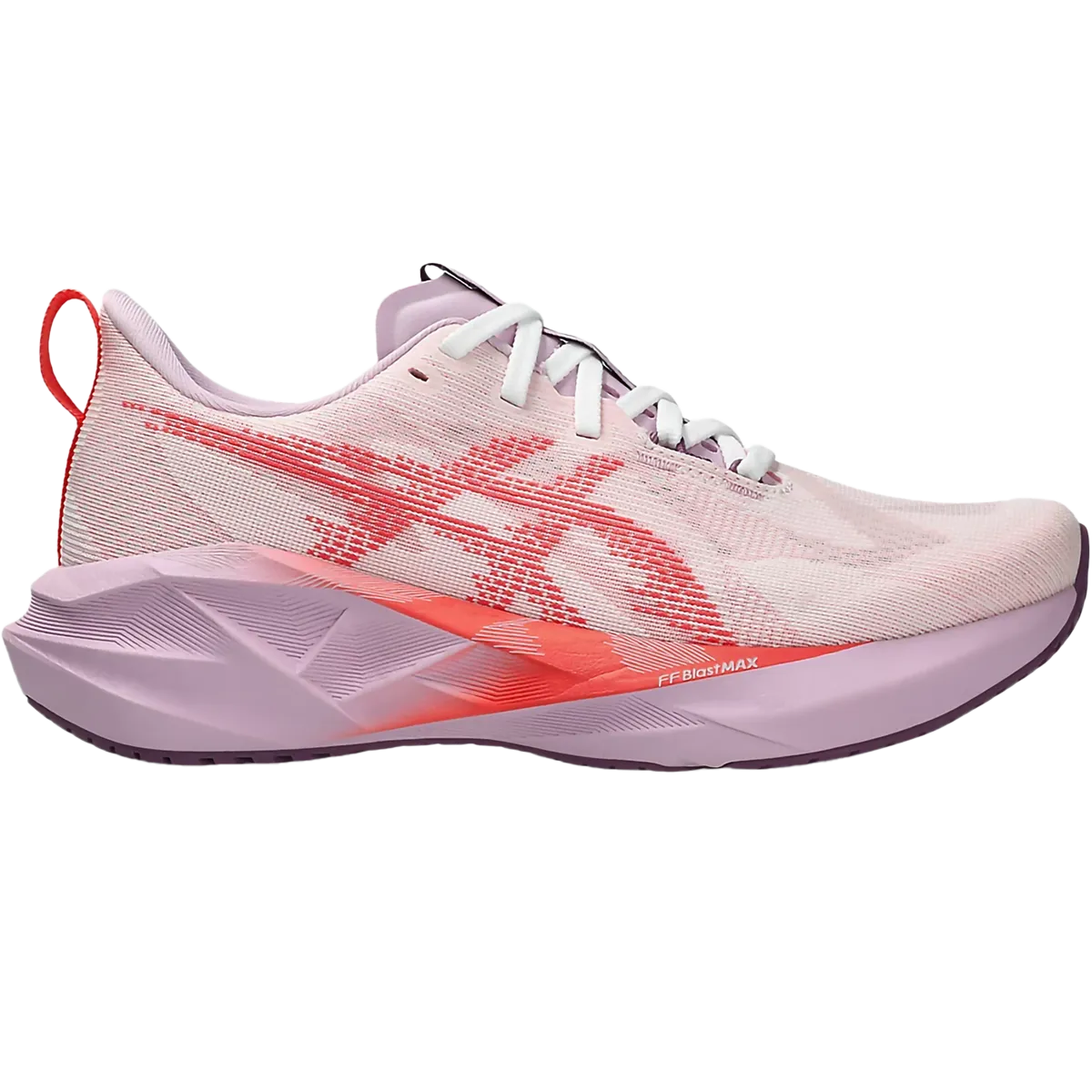 Non Restrictive Tongue wide widths Women's NovaBlast 5