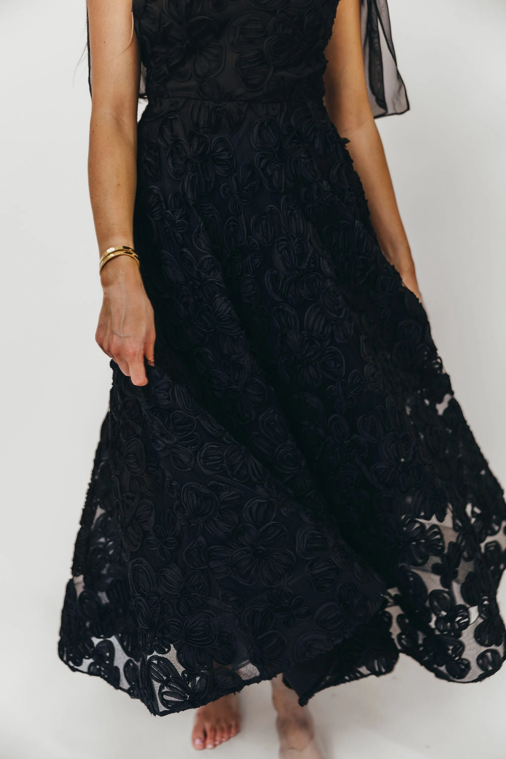 Collared Neutral Form Zinnia 3D Textured Lace Midi Dress in Black *Final-Sale*